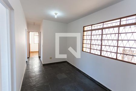 Sala de apartamento para alugar com 3 quartos, 56m² em Santa Efigênia, Belo Horizonte