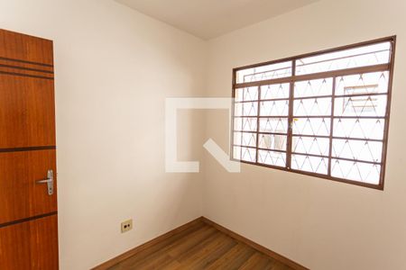 Quarto 1 de apartamento para alugar com 3 quartos, 56m² em Santa Efigênia, Belo Horizonte