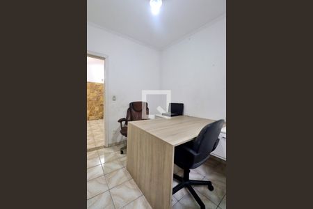 Casa à venda com 332m², 3 quartos e 2 vagasEscritório