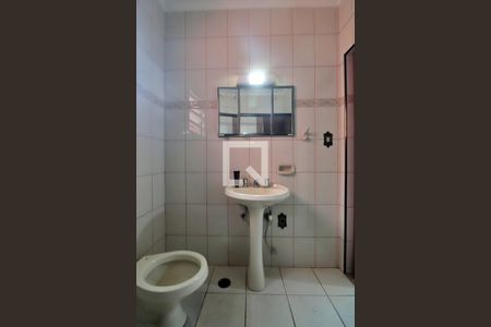 Casa à venda com 332m², 3 quartos e 2 vagasBanheiro da Suíte 2