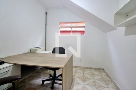 Casa à venda com 332m², 3 quartos e 2 vagasEscritório