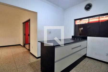 Casa à venda com 332m², 3 quartos e 2 vagasCozinha