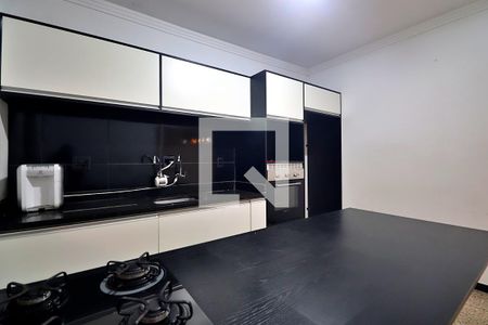 Casa à venda com 332m², 3 quartos e 2 vagasCozinha