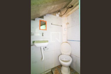 Banheiro de casa para alugar com 1 quarto, 20m² em Parque Pinheiros, Taboão da Serra
