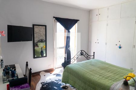 Casa à venda com 230m², 4 quartos e 3 vagasSuíte 2