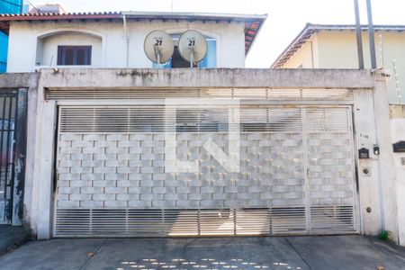 Casa à venda com 230m², 4 quartos e 3 vagasFachada