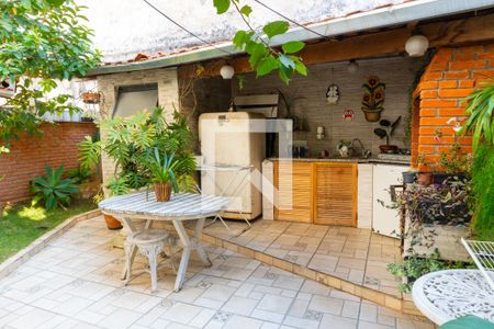 Casa à venda com 230m², 4 quartos e 3 vagasChurrasqueira