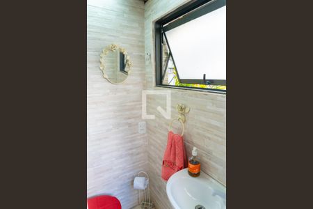 Casa à venda com 230m², 4 quartos e 3 vagasBanheiro de Serviço