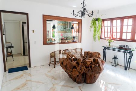 Casa à venda com 230m², 4 quartos e 3 vagasCopa