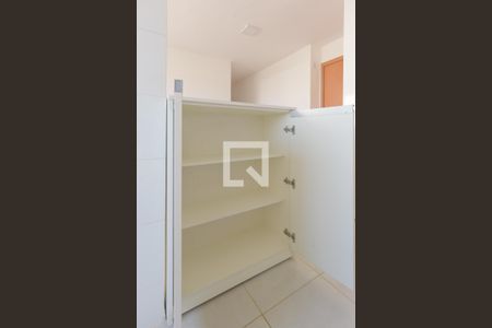 Apartamento à venda com 45m², 2 quartos e 1 vaga Apartamento à venda com 45m², 2 quartos e 1 vagaCozinha - Armários