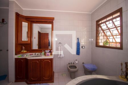 Casa à venda com 266m², 4 quartos e 3 vagasBanheiro da Suíte