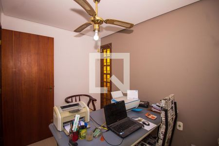 Casa à venda com 266m², 4 quartos e 3 vagasEscritório