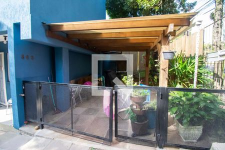 Garagem de casa à venda com 2 quartos, 138m² em Vila Nova, Porto Alegre