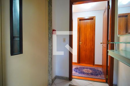 Apartamento para alugar com 191m², 3 quartos e 3 vagasporta de entrada do imóvel 