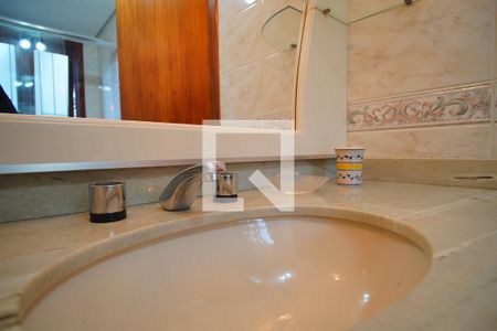 Banheiro Suíte  de apartamento para alugar com 3 quartos, 191m² em Auxiliadora, Porto Alegre