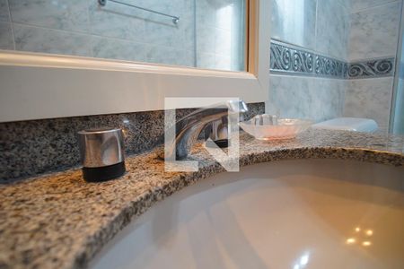 Apartamento para alugar com 191m², 3 quartos e 3 vagasBanheiro 3 corredor 