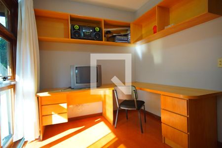 Apartamento para alugar com 191m², 3 quartos e 3 vagasEscritório 