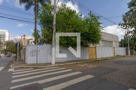 Casa à venda com 477m², 5 quartos e 4 vagasFachada