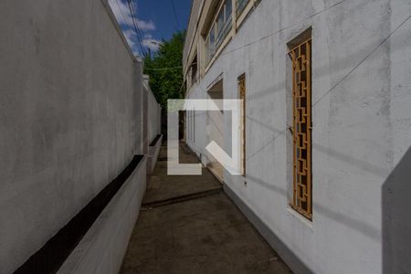 Casa à venda com 477m², 5 quartos e 4 vagasCorredor Lateral