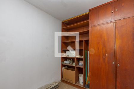 Casa à venda com 477m², 5 quartos e 4 vagasQuarto de Serviço