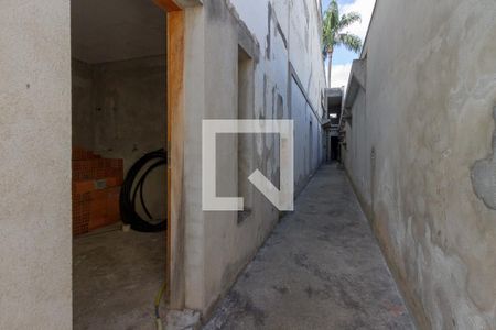 Casa à venda com 477m², 5 quartos e 4 vagasCorredor Lateral 2