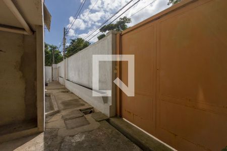 Casa à venda com 477m², 5 quartos e 4 vagasCorredor Lateral