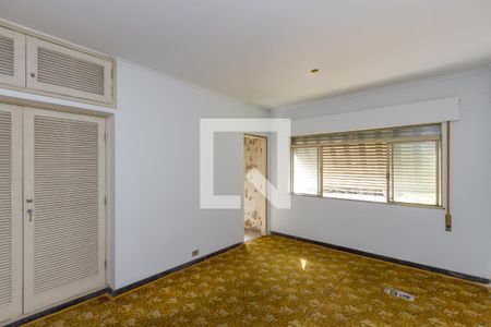 Casa à venda com 477m², 5 quartos e 4 vagasSuíte 2