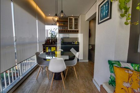 Apartamento para alugar com 68m², 2 quartos e 2 vagasVaranda