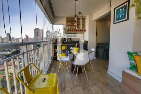 Apartamento para alugar com 68m², 2 quartos e 2 vagasVaranda