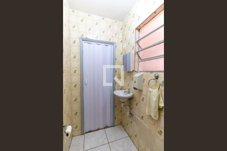 Casa à venda com 370m², 6 quartos e 5 vagasCasa 2 Banheiro