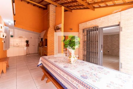 Casa à venda com 370m², 6 quartos e 5 vagasChurrasqueira