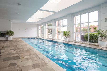 Apartamento para alugar com 151m², 2 quartos e 3 vagas Apartamento para alugar com 151m², 2 quartos e 3 vagasÁrea comum - Piscina
