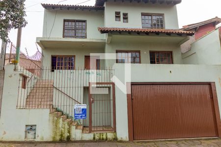 Casa à venda com 332m², 4 quartos e 3 vagasFachada