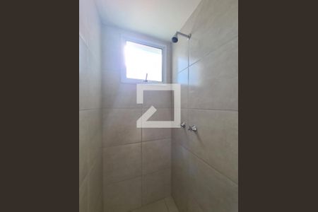 Banheiro Social de apartamento para alugar com 2 quartos, 48m² em Del Castilho, Rio de Janeiro