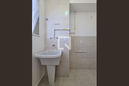 Área de Serviço de apartamento para alugar com 2 quartos, 48m² em Del Castilho, Rio de Janeiro