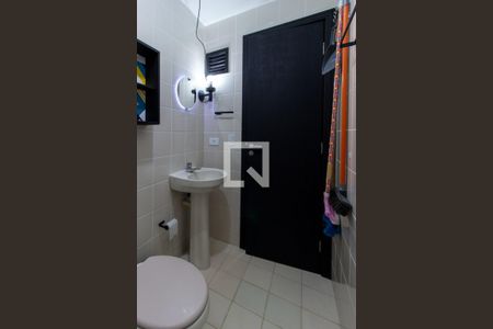 Banheiro Social de kitnet/studio para alugar com 1 quarto, 40m² em Centro, Curitiba