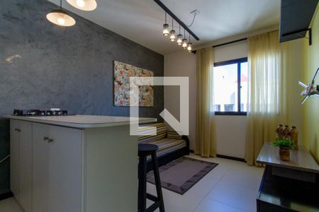 Sala de kitnet/studio para alugar com 1 quarto, 40m² em Centro, Curitiba