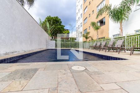 Apartamento à venda com 27m², 1 quarto e sem vaga Apartamento à venda com 27m², 1 quarto e sem vagaÁrea comum - Piscina