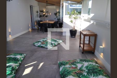 Apartamento à venda com 150m², 2 quartos e 2 vagas Apartamento à venda com 150m², 2 quartos e 2 vagasCobertura