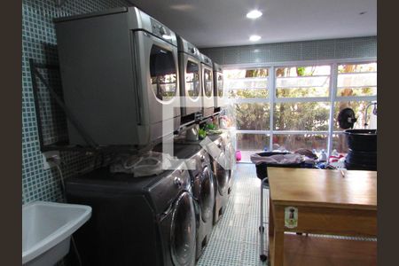 Apartamento à venda com 150m², 2 quartos e 2 vagasLavanderia