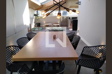 Apartamento à venda com 150m², 2 quartos e 2 vagas Apartamento à venda com 150m², 2 quartos e 2 vagasCobertura
