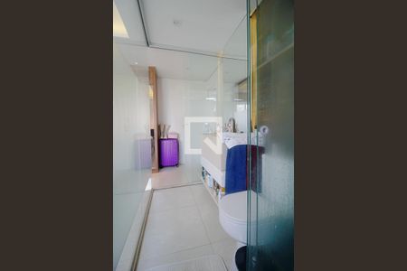 Apartamento à venda com 150m², 2 quartos e 2 vagas Apartamento à venda com 150m², 2 quartos e 2 vagasBanheiro da Suíte 1