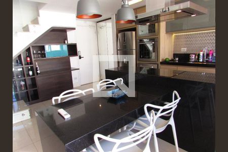 Apartamento à venda com 150m², 2 quartos e 2 vagasSala