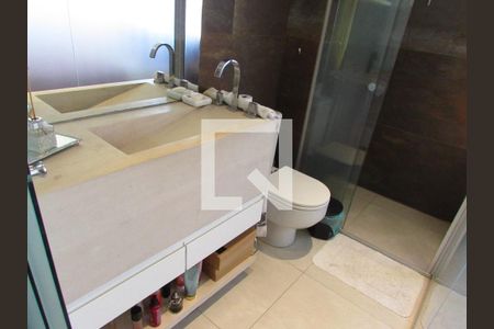 Apartamento à venda com 150m², 2 quartos e 2 vagasBanheiro da Suíte 1
