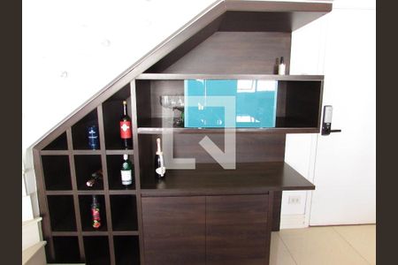 Apartamento à venda com 150m², 2 quartos e 2 vagasEscada