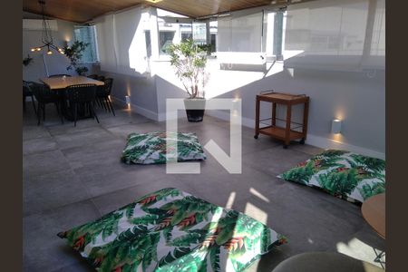 Apartamento à venda com 150m², 2 quartos e 2 vagas Apartamento à venda com 150m², 2 quartos e 2 vagasCobertura