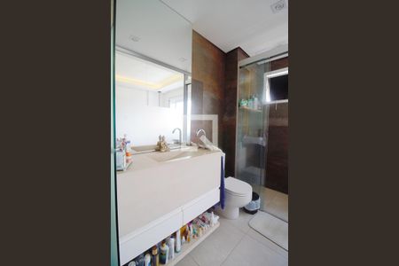 Apartamento à venda com 150m², 2 quartos e 2 vagas Apartamento à venda com 150m², 2 quartos e 2 vagasBanheiro da Suíte 1