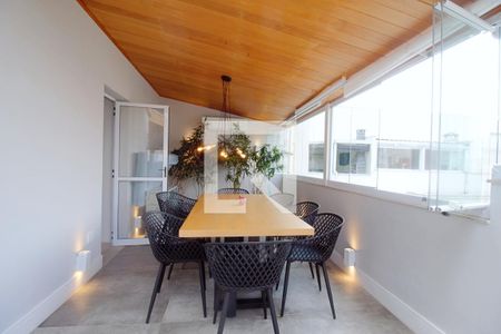 Apartamento à venda com 150m², 2 quartos e 2 vagas Apartamento à venda com 150m², 2 quartos e 2 vagasCobertura