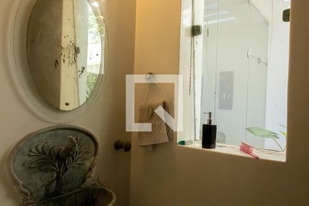 Casa à venda com 400m², 5 quartos e 4 vagas Casa à venda com 400m², 5 quartos e 4 vagasLavabo