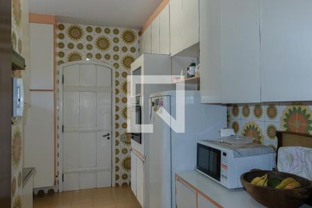 Casa à venda com 400m², 5 quartos e 4 vagas Casa à venda com 400m², 5 quartos e 4 vagasCozinha